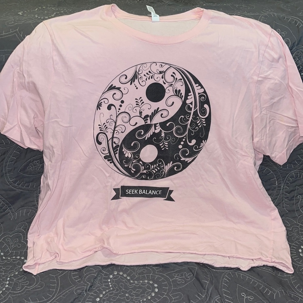 cropped yin-yang tee